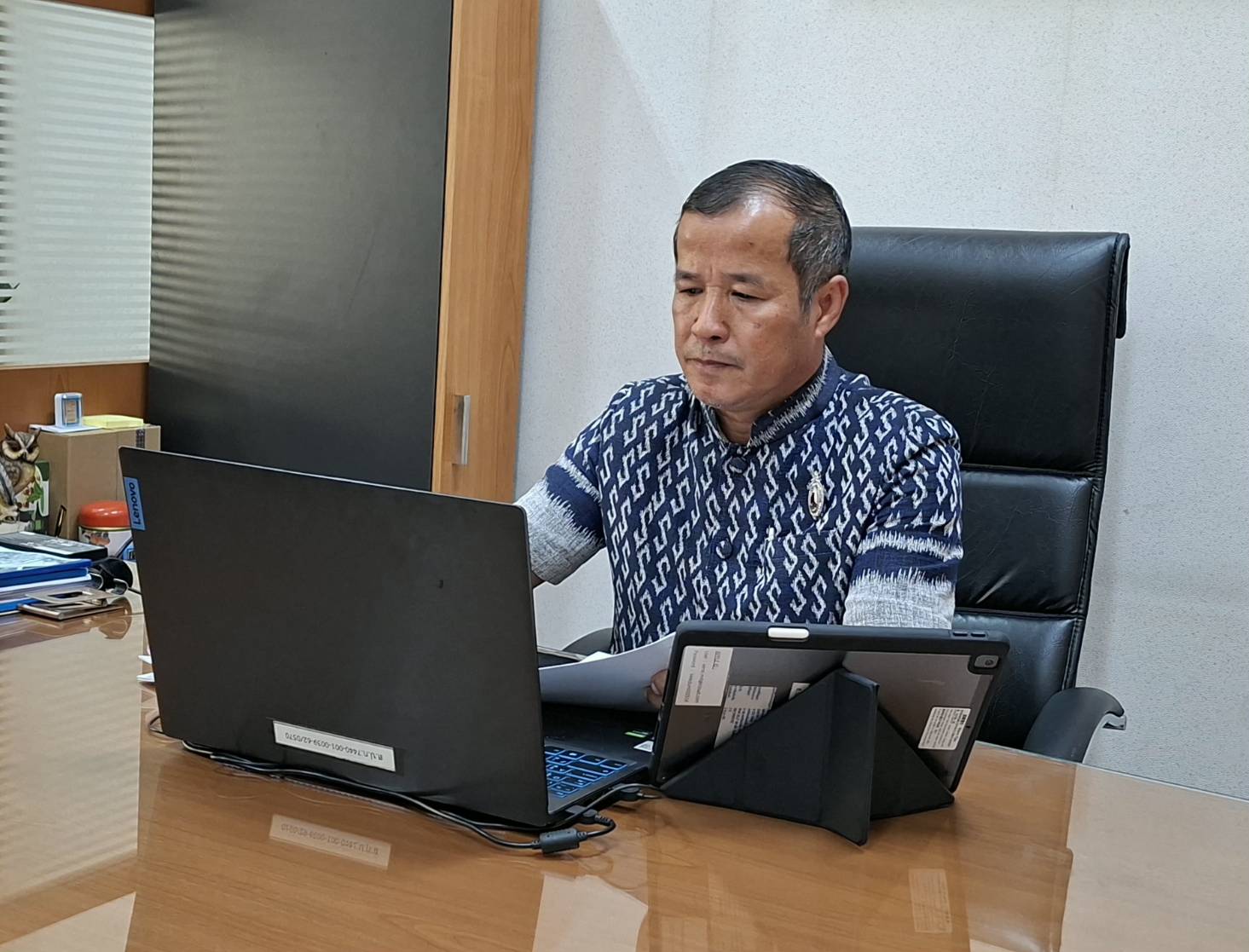 title - ผู้ตรวจราชการ ส.ป.ก. ร่วมประชุมคณะทำงานสรรหาปราชญ์เกษตรของแผ่นดินระดับเขต ประจำปี 2570 เขตตรวจราชการที่ 13 ผ่านระบบประชุมทางไกลออนไลน์ โดย Application Zoom Meeting